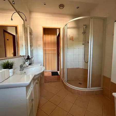 Podkrovni S Balkonem Kwatera prywatna *