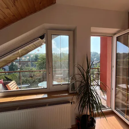 Podkrovni S Balkonem *