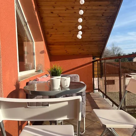 Podkrovni S Balkonem Privat bolig